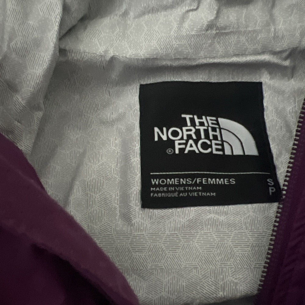 The North Face Venture 2 Women Rain Jacket Hooded Small Wine DryVent Waterproof - Picture 3 of 4